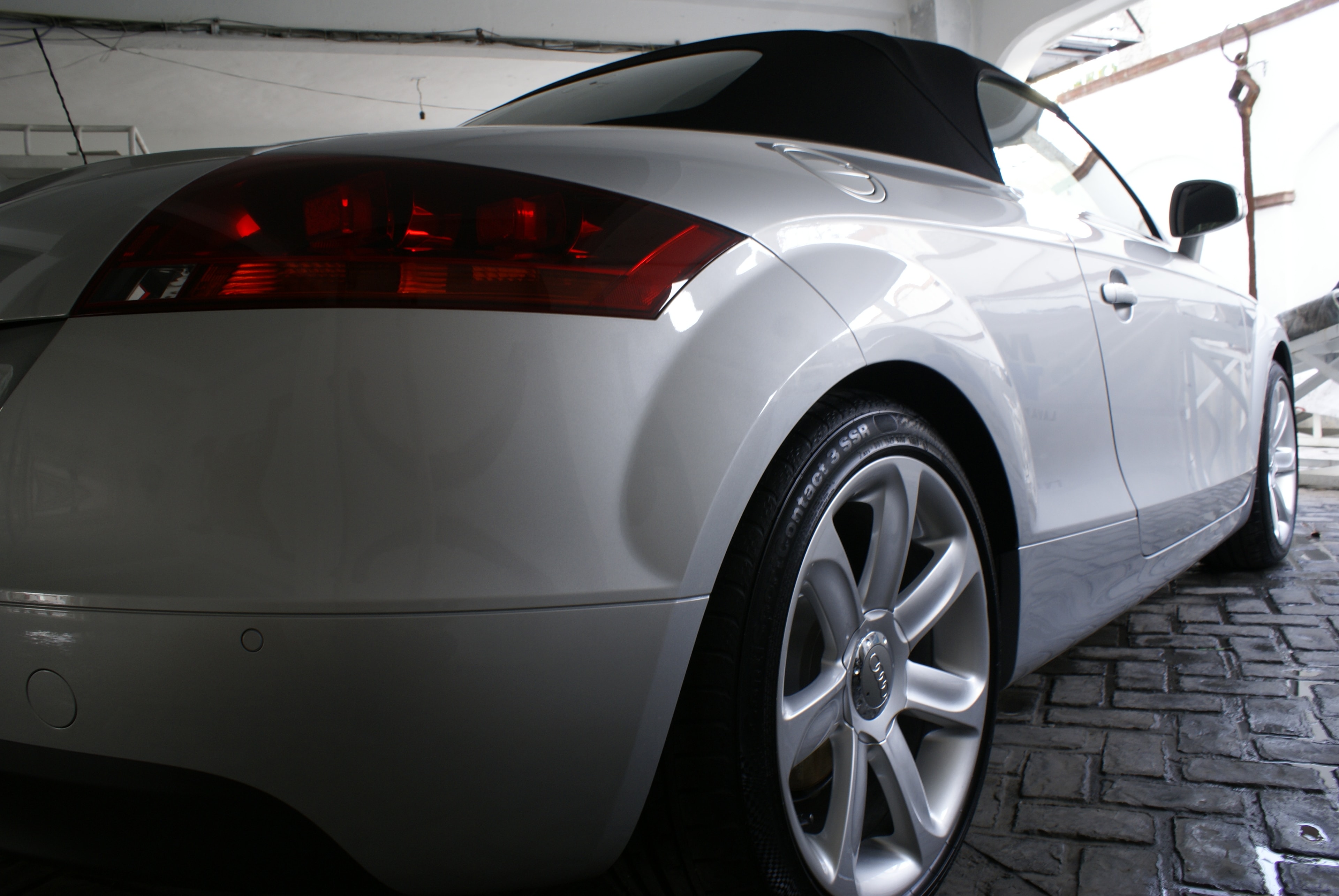 Audi TT — exterior blanco brillante