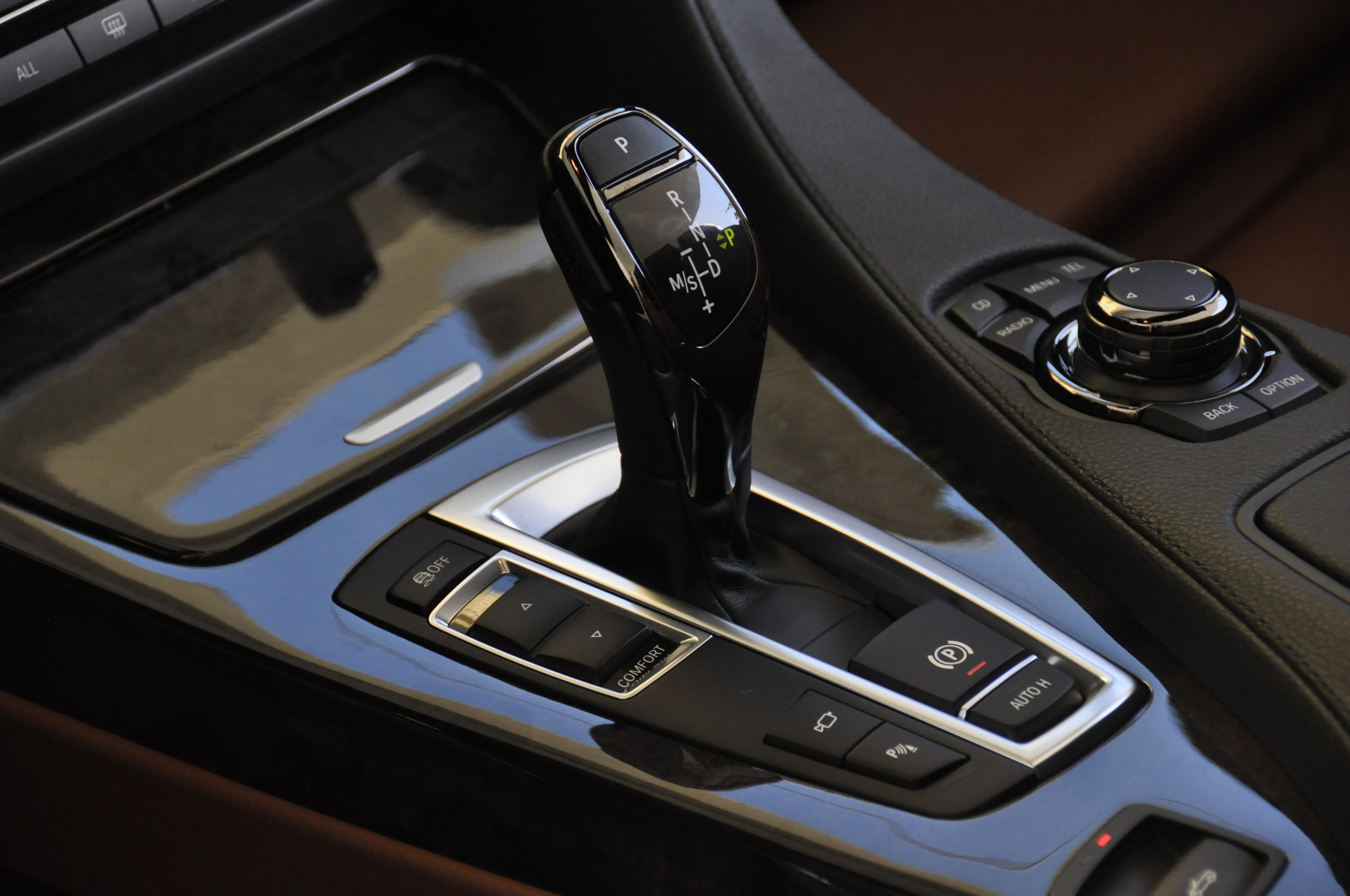 Palanca de cambios BMW — detalle interior