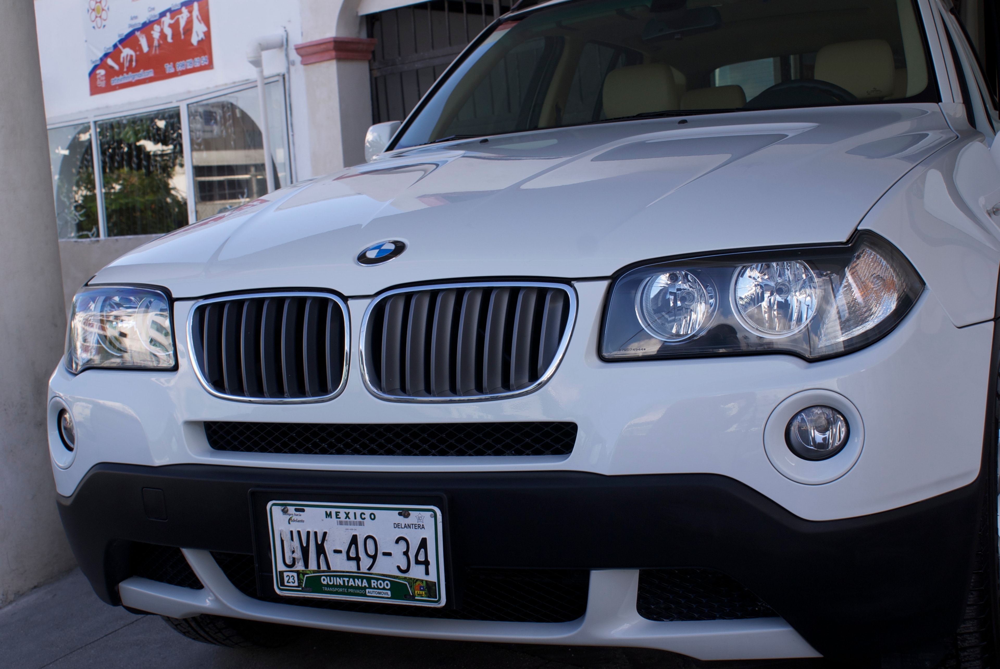 BMW X3 blanco — frente completo en Movilwash