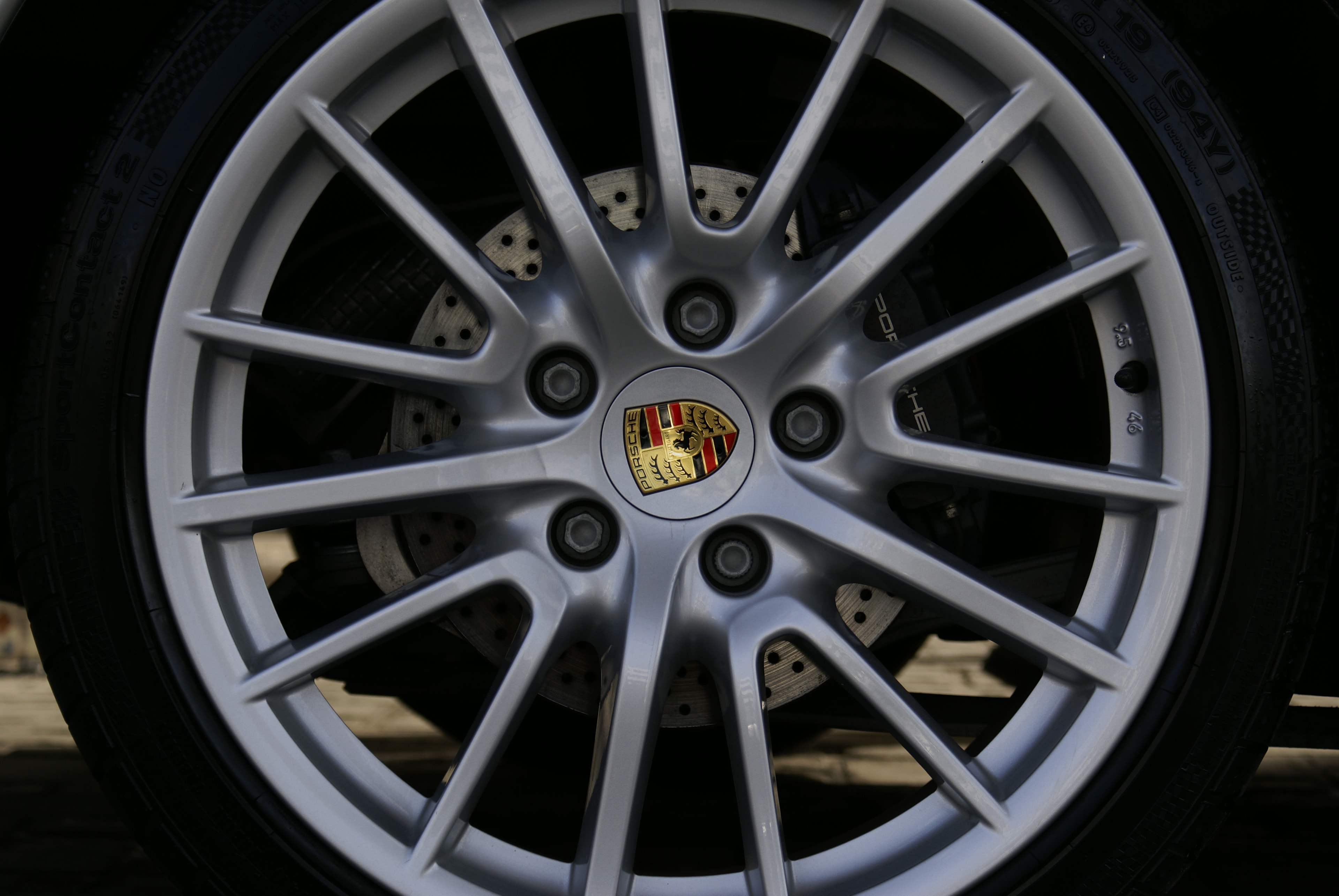Porsche — rin con frenos detallados